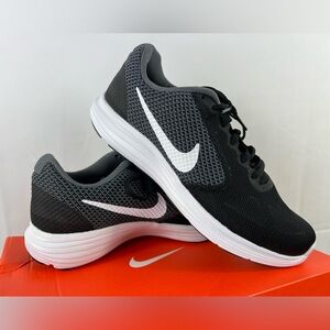 Nike Men's Black and Gray Sneakers